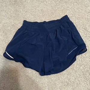 Lulu Lemon 4in Hotty Hot Shorts